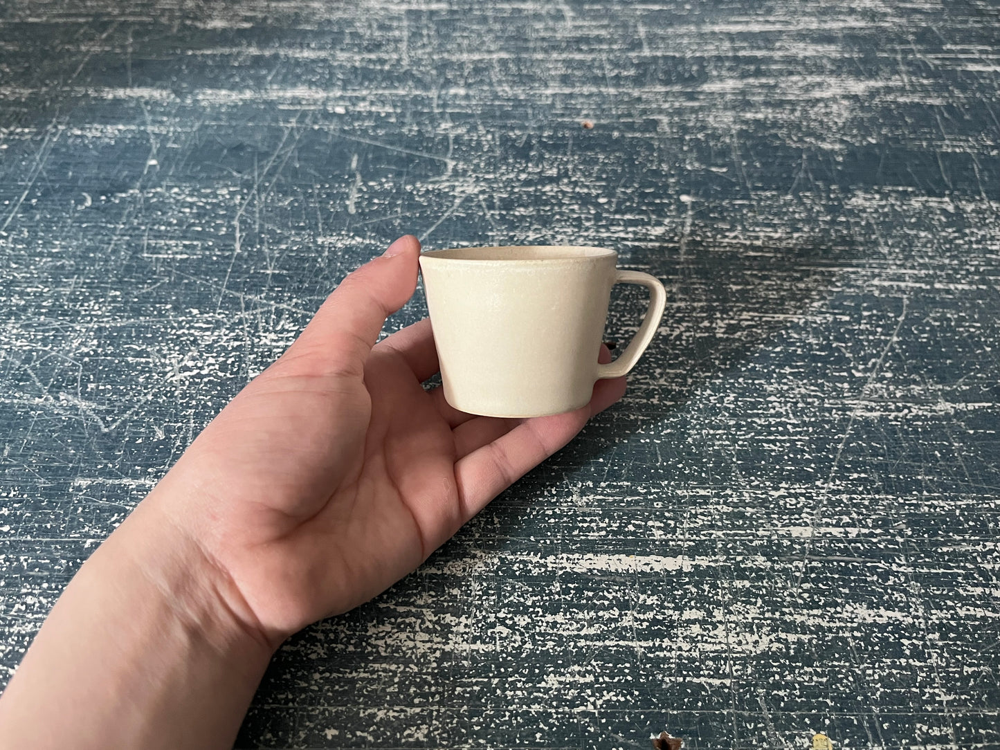 ミニカップ/ 裏面の判子による亀裂