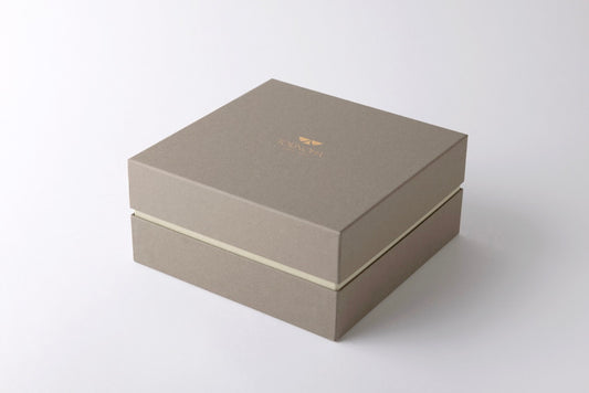 手にフィットするカップ 専用ボックス